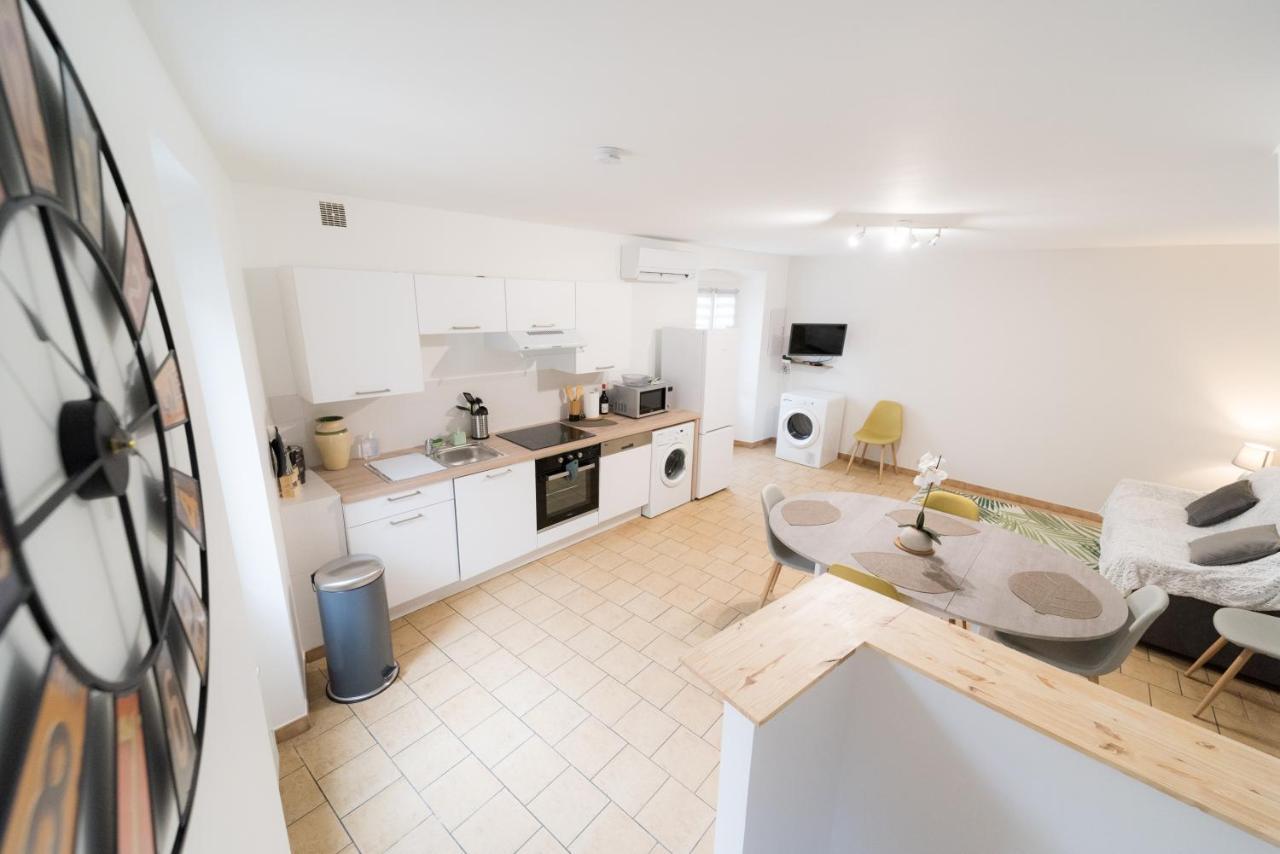 Ravissant Triplex Et Duplex Au Centre De Pont St Espritアパートメント エクステリア 写真