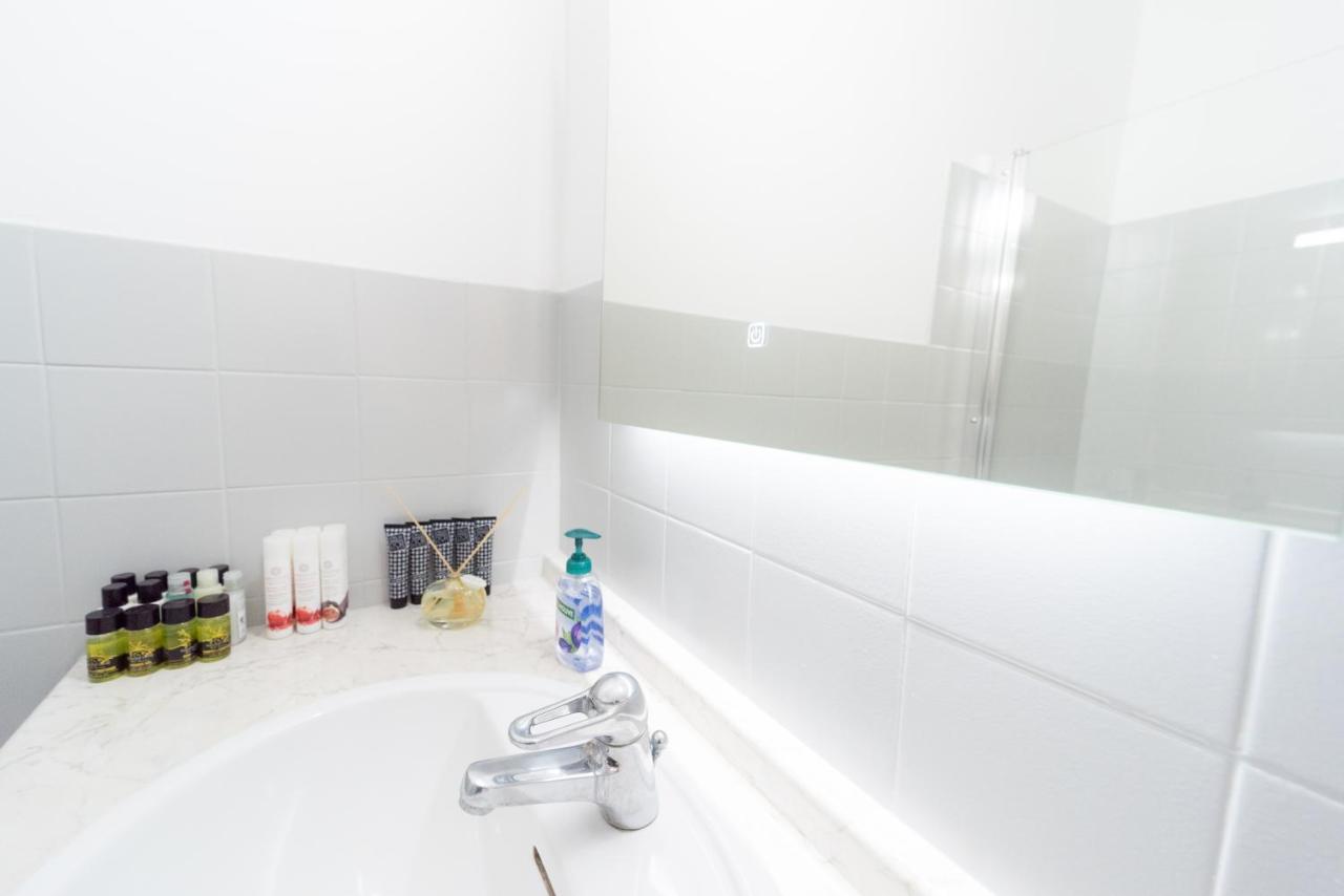 Ravissant Triplex Et Duplex Au Centre De Pont St Espritアパートメント エクステリア 写真