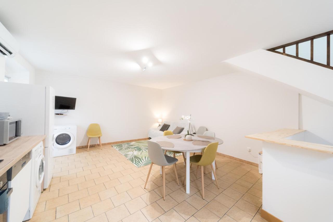 Ravissant Triplex Et Duplex Au Centre De Pont St Espritアパートメント エクステリア 写真